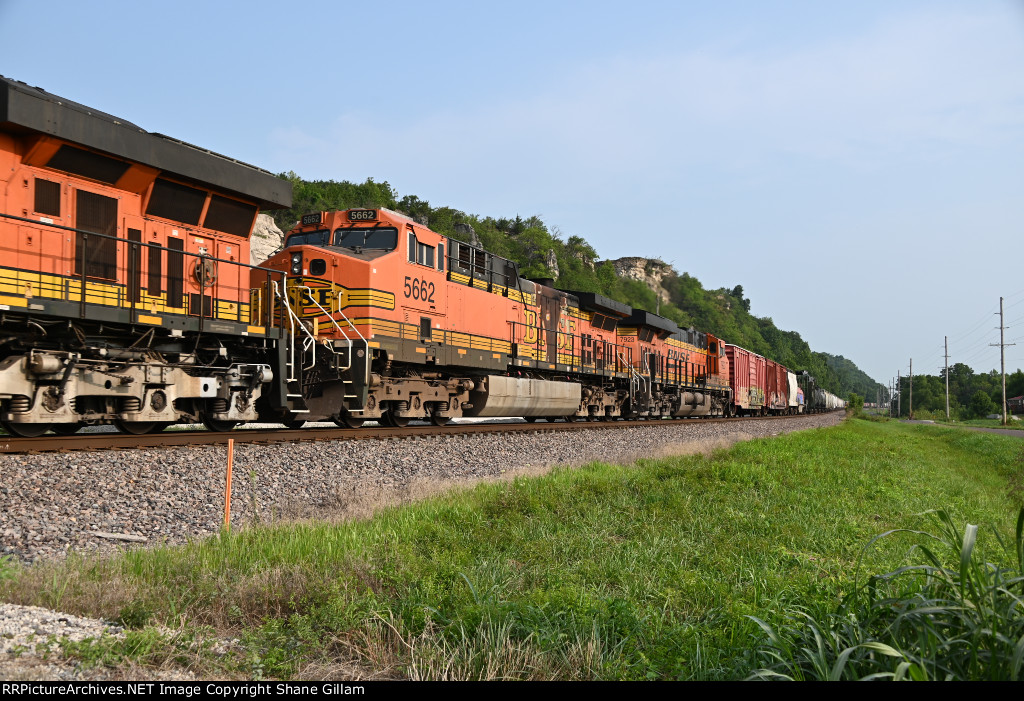 BNSF 5662 Roster